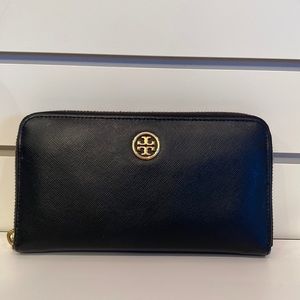 Tory Burch black zip wallet